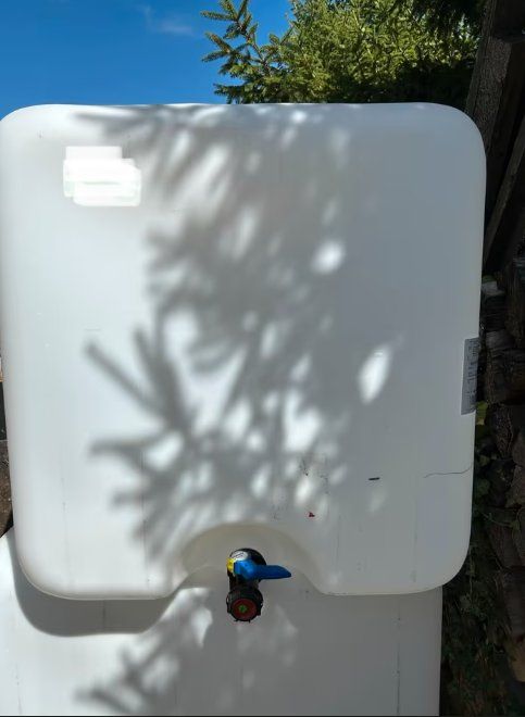 Abreuvoirs & Auges: IBC Blase Wassertank 1000l Wasserbehälter Regenwassertank – D'occasion à Wettingen par ray_boccia