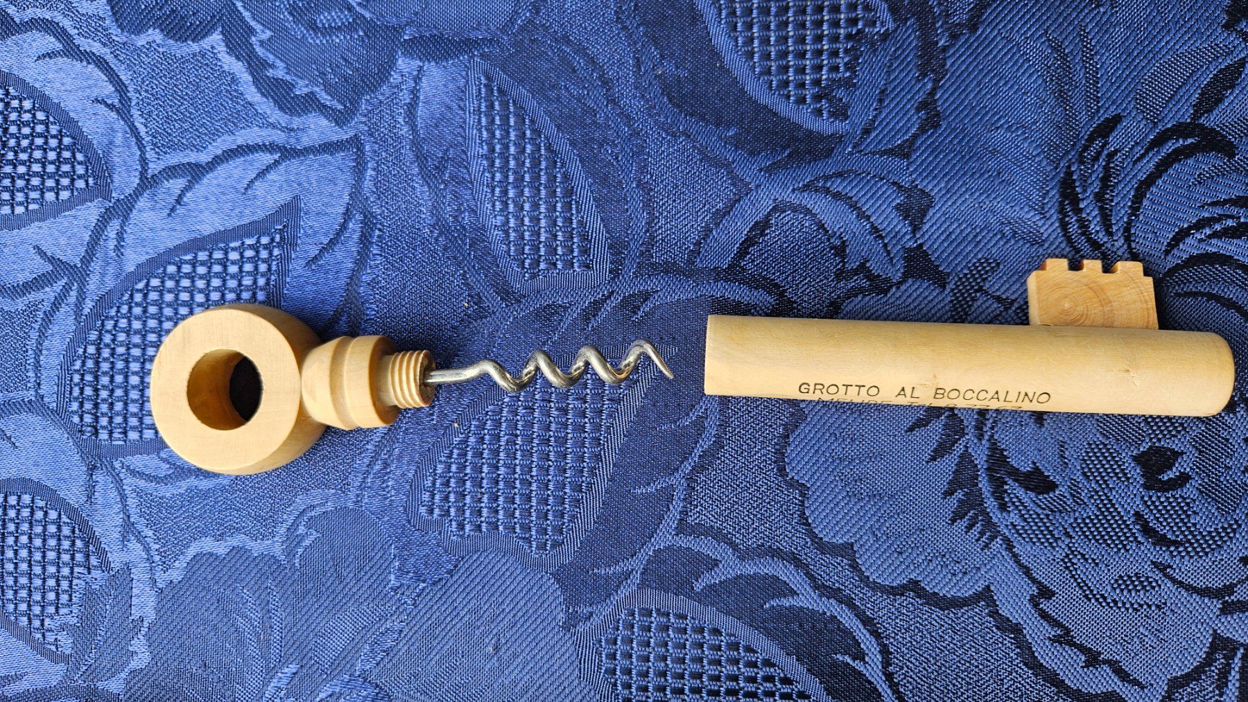 Apribottiglie & Tappi per chiusura: Cavatappi "chiave" di legno – Usato da Melano venduto da H-Sara 1