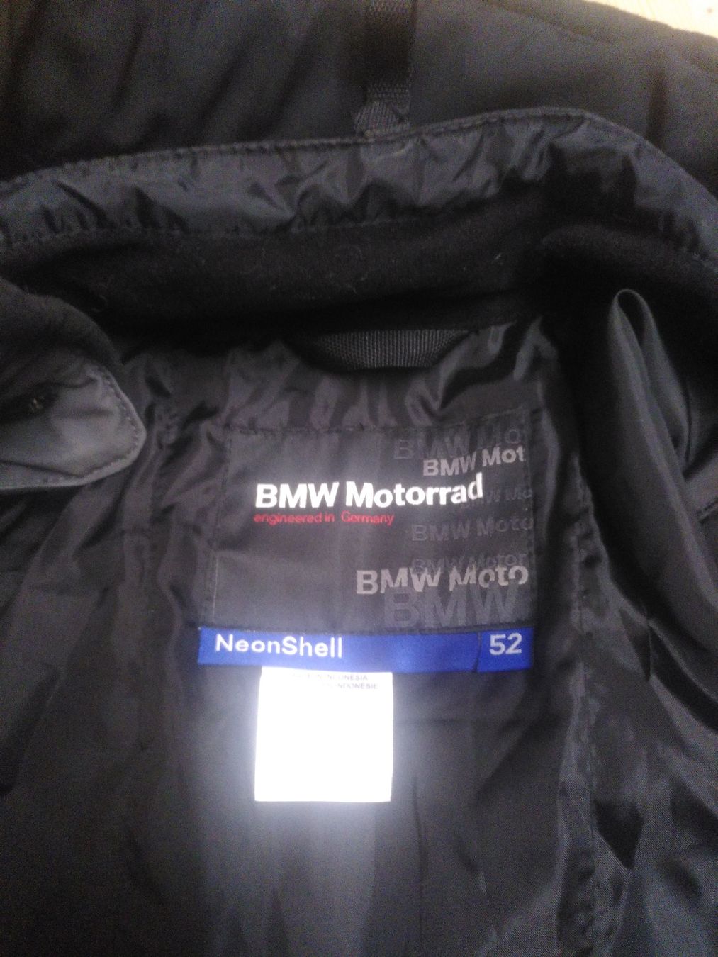 BMW Lotti di vestiti: BMW NeonShell taille 52 , pantalon Summer 3, System 6 EVO – Usato da Le Sépey venduto da Ventach 4