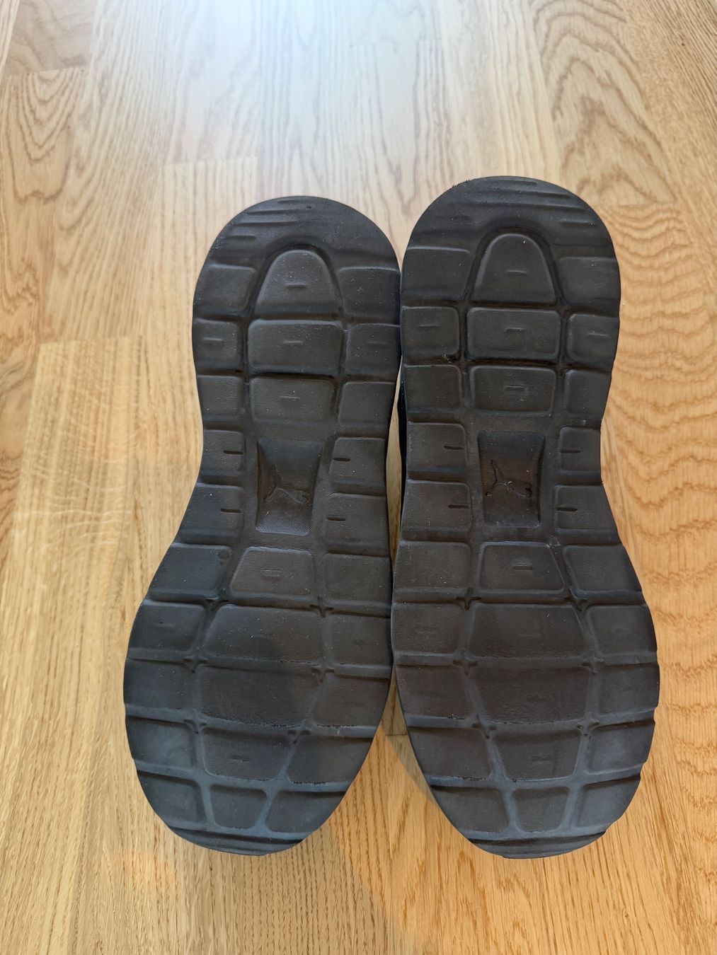 Puma Herrenschuhe: Puma Anzarun Lite black Gr. 44 – Gebraucht aus Villars-sur-Glâne von Schrodi90 1