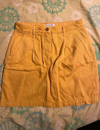 Jupe Lacoste jaune moutarde, taille 36, idéale été!