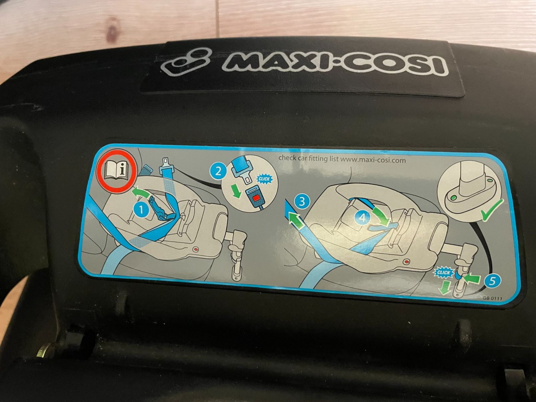 Maxi-Cosi Seggiolini per auto: Maxi-Cosi Babyschale mit Isofix-Plattform – Usato da Birmensdorf ZH venduto da Thomas_82 2