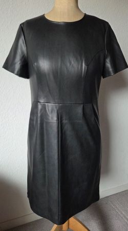 Schwarzes Vila Kleid in Lederoptik