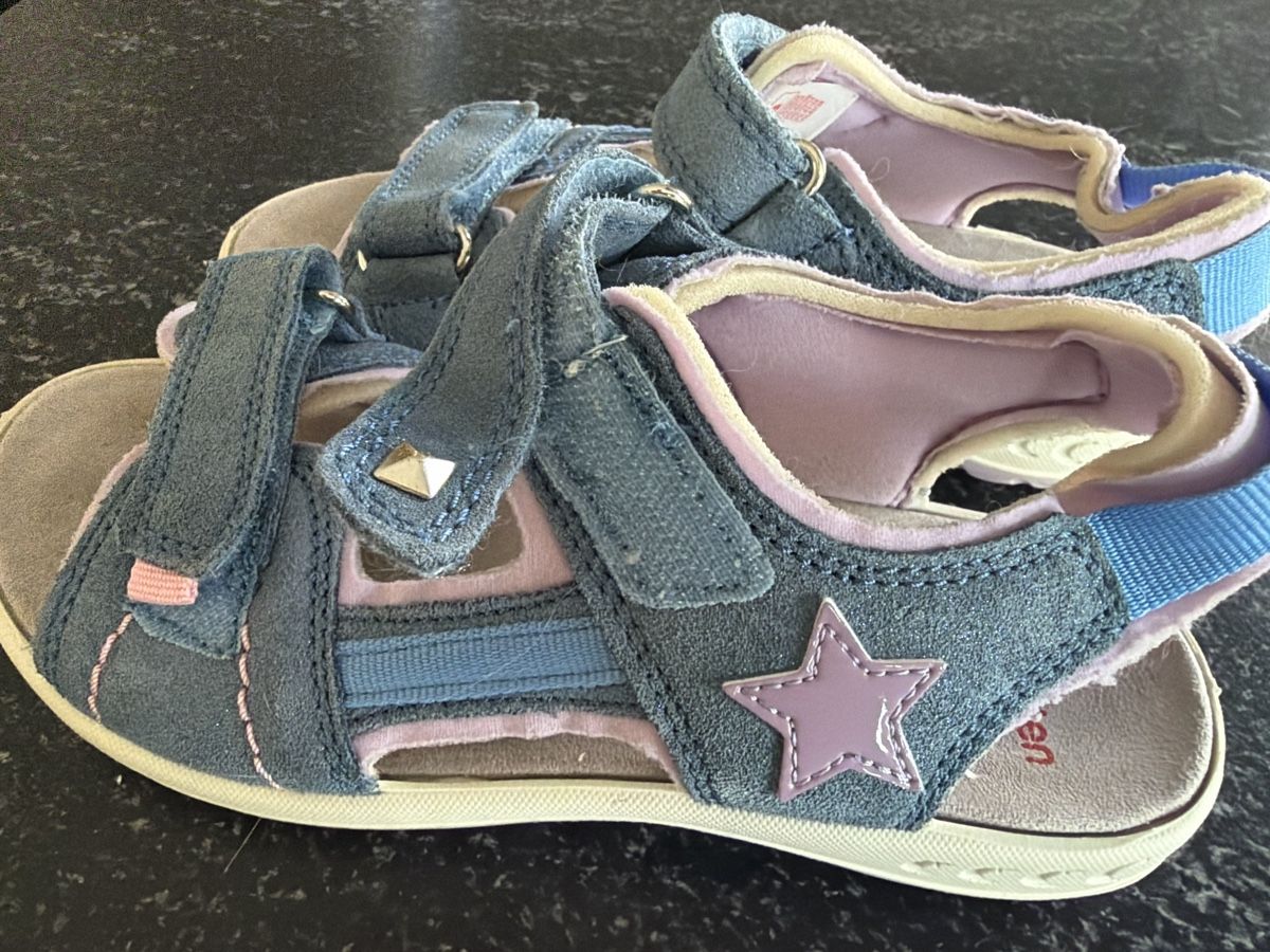 Elefanten Schuhe für Mädchen: Sandalen Elefanten 33 – Gebraucht aus Schlieren von Lanzer6