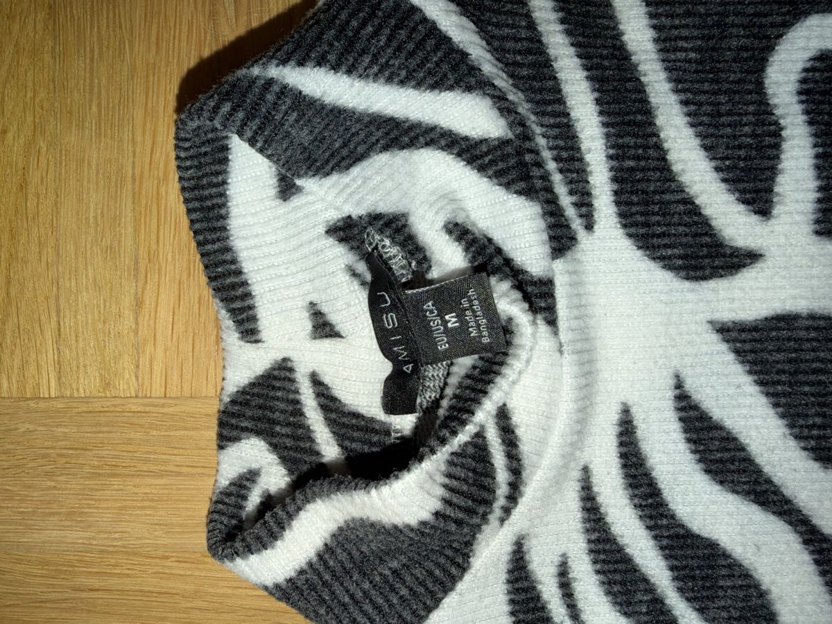 Pulls & Sweat-shirts: Pullover schwarz weis – Neuf (Voir description) à Biel/Bienne par Peeeep10 2