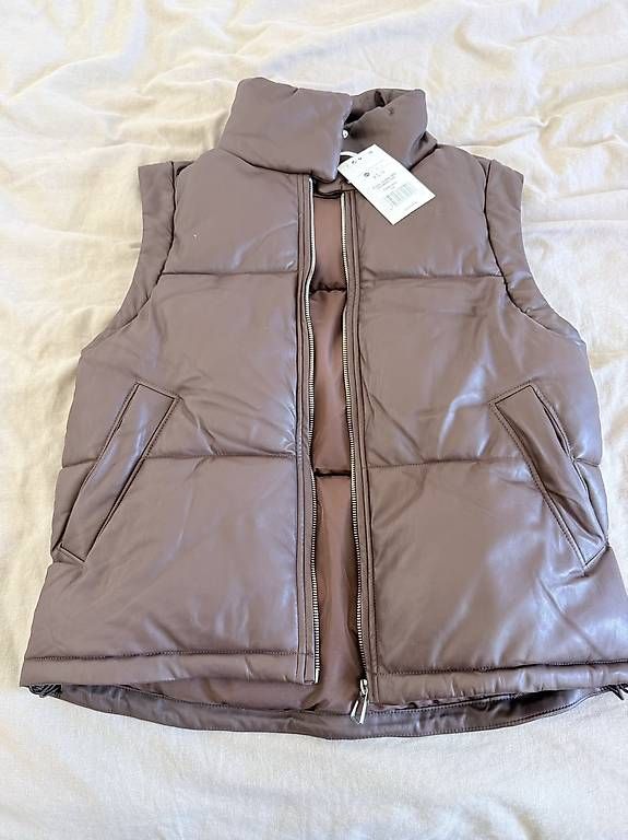 Gilets & Westen: Doudoune sans manche – Neu und originalverpackt aus Onex von erovira