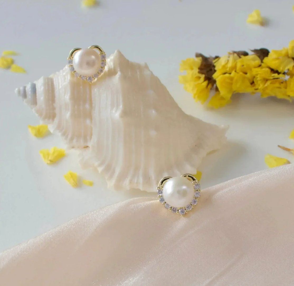 Orecchini pendenti & Orecchini a lobo: Herz mit Süsswasserperlen / Perlenohrstecker – Nuovo e nell'imballaggio originale da Romanshorn venduto da JK_Jewelry 2