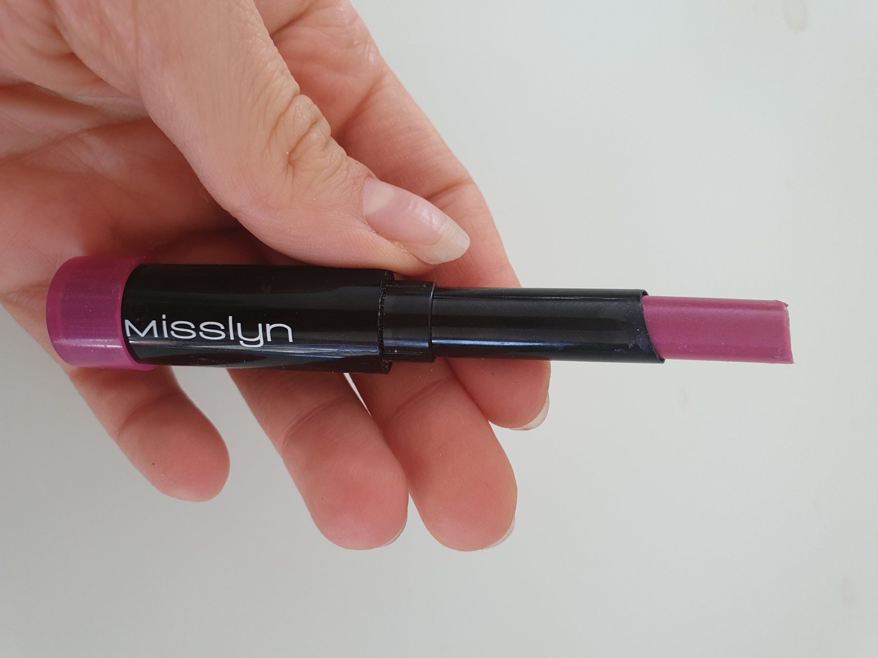Make-up: Misslyn shiny lip color 58 – Usato da Moosseedorf venduto da Sonnenschein.. 1