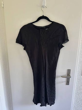 Kleid mit Punkten