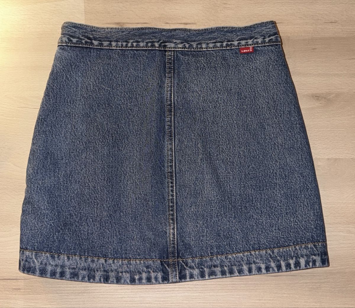 Levi's Gonne: LEVI'S DENIM MINI SKIRT – Nuovo (secondo la descrizione) da Genève venduto da yav_9r9f 4