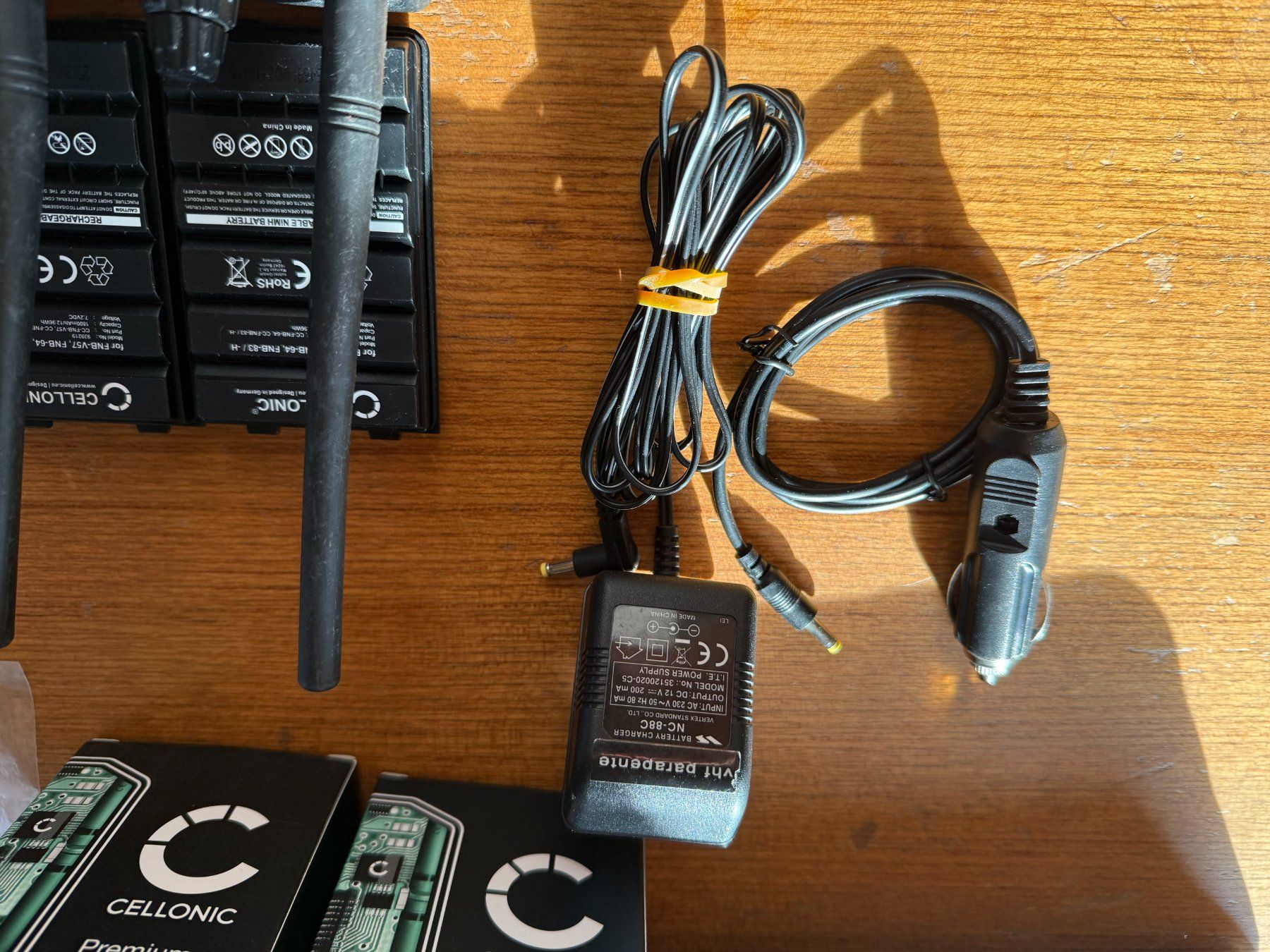 Yaesu Radiocomunicazione: Yaesu 2xVX-170 avec accessoires – Usato da Le Cerneux-Veusil venduto da Maraud01 8