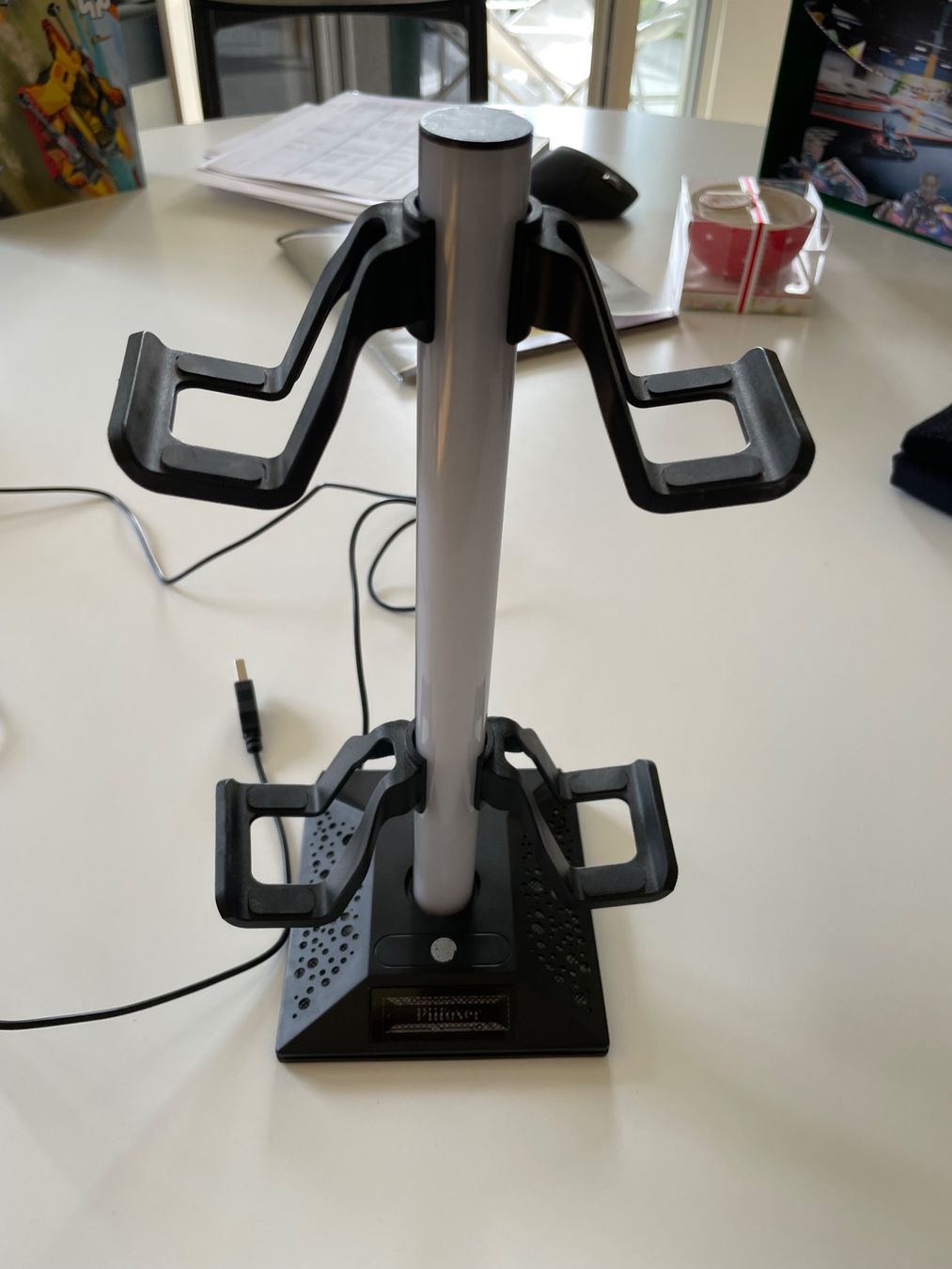 Altro in Decorazioni & Accessori: LED Controler/Headset-ständer – Usato da Zug venduto da InnBoss 1