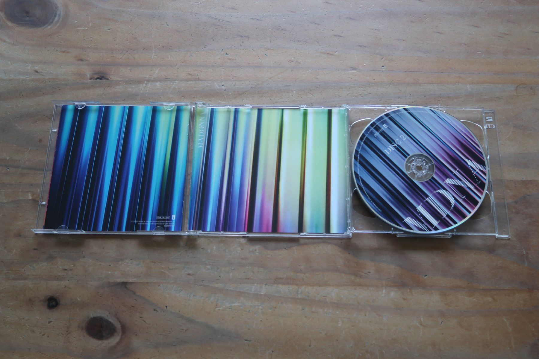 CD: MADONNA - MDNA - DELUXE EDITION - 2x CD – Usato da Basel venduto da Patiscat 4