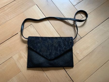 Umhängetasche schwarz mit Kunstfell