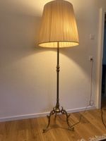 Lampadaire ancien en laiton pied décoratif