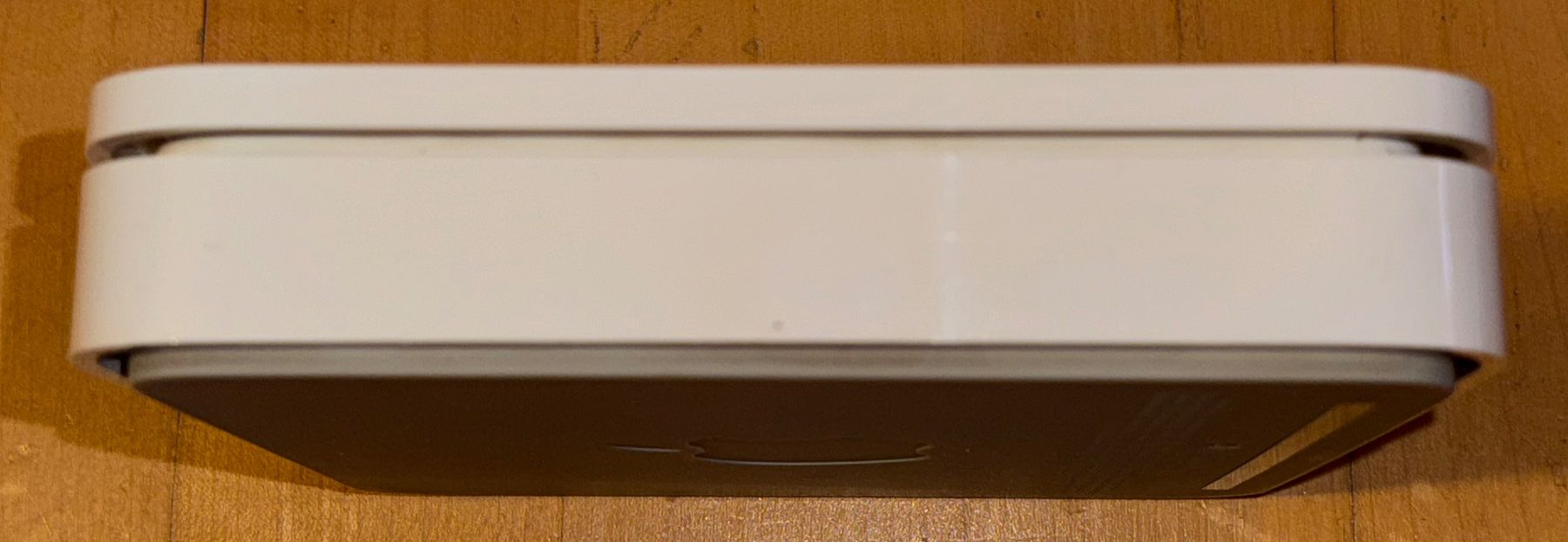 Apple Modem & Router: Apple Airport Base Station A1143 – Difettoso da Unterengstringen venduto da NOISE 4