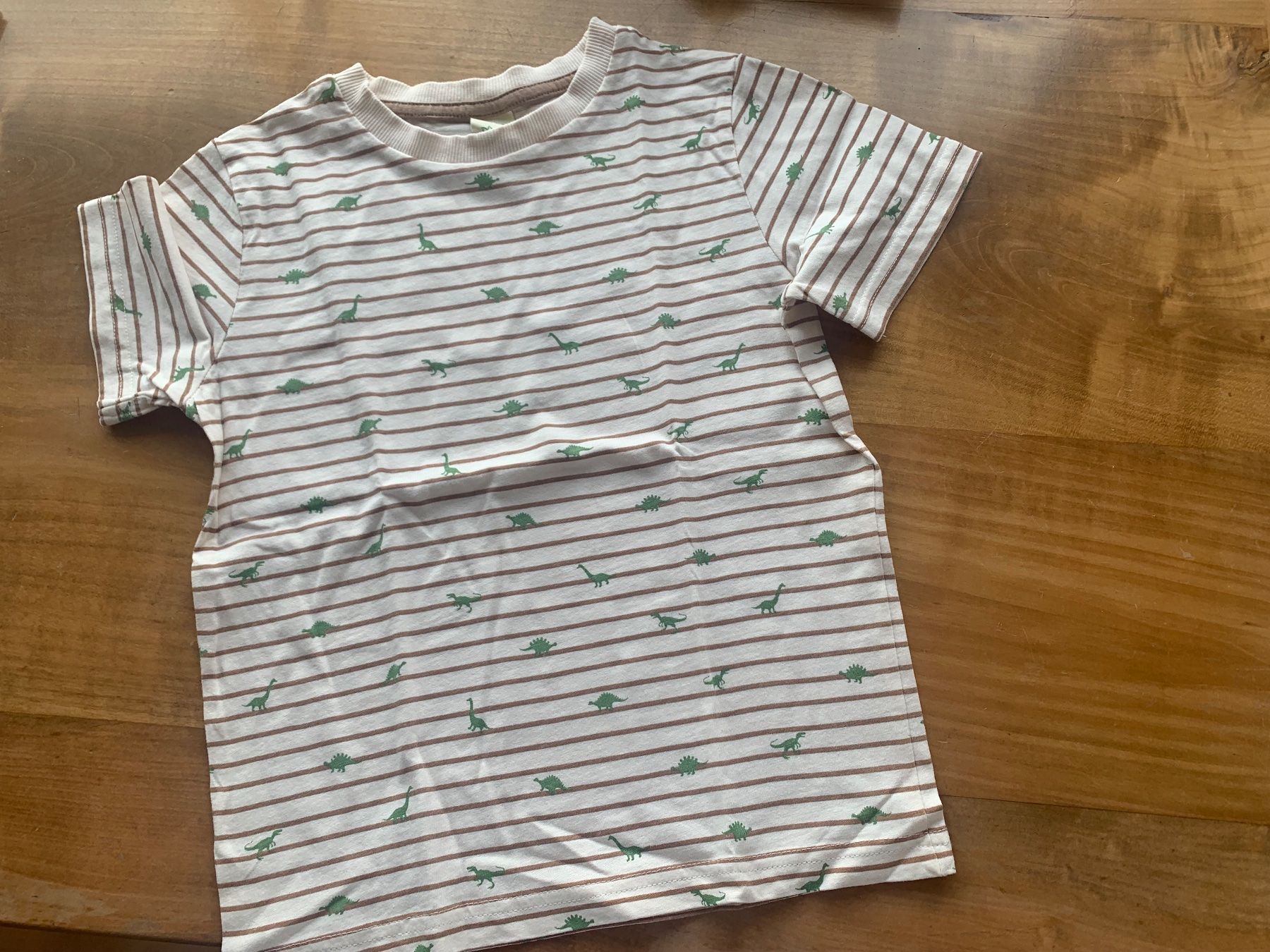 Camicie, T-shirt & Polo: 2 Stk. Kinder Shirts 104 und 116 – Nuovo (secondo la descrizione) da Wohlen AG venduto da samoali 2