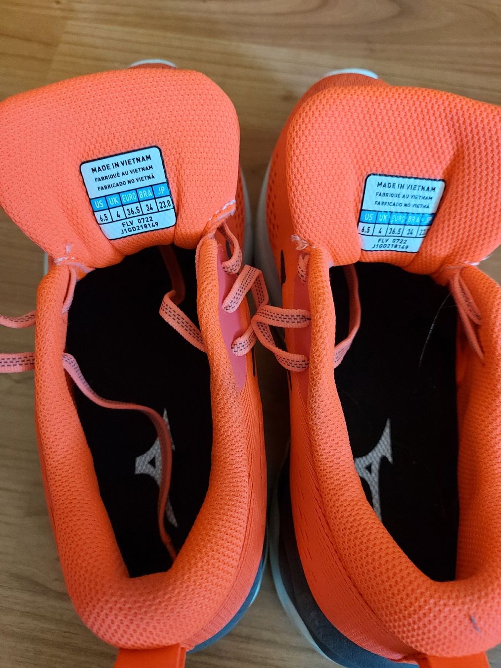 Mizuno Damenschuhe: Mizuno Wave Revolt 2, orange, running  taille 36.5 – Neu (gemäss Beschreibung) aus VUADENS von momy 2