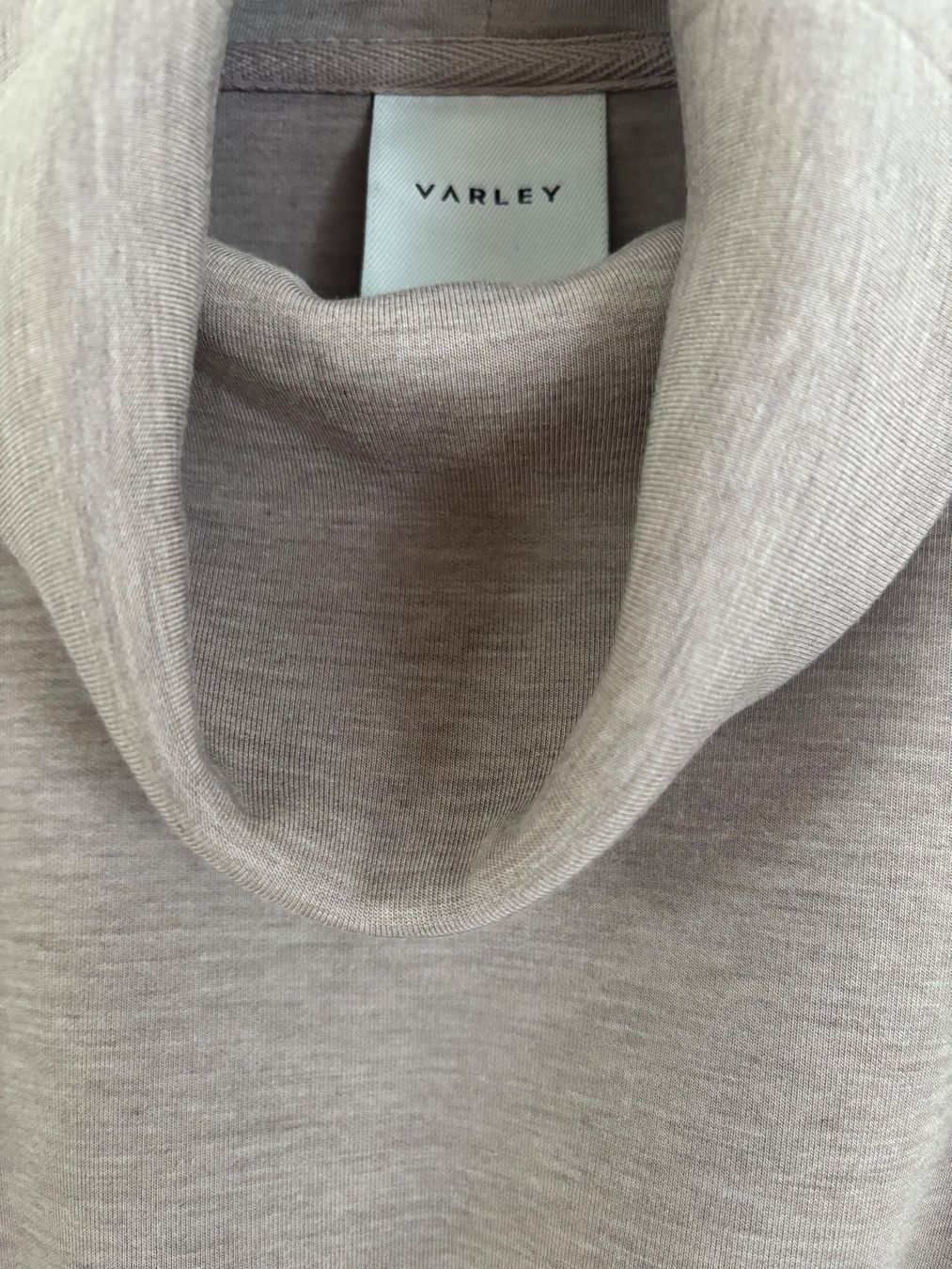 Maglioni & Felpe: Varley Athleisure Pullover – Nuovo e nell'imballaggio originale da Luzern venduto da Chiara.9 4