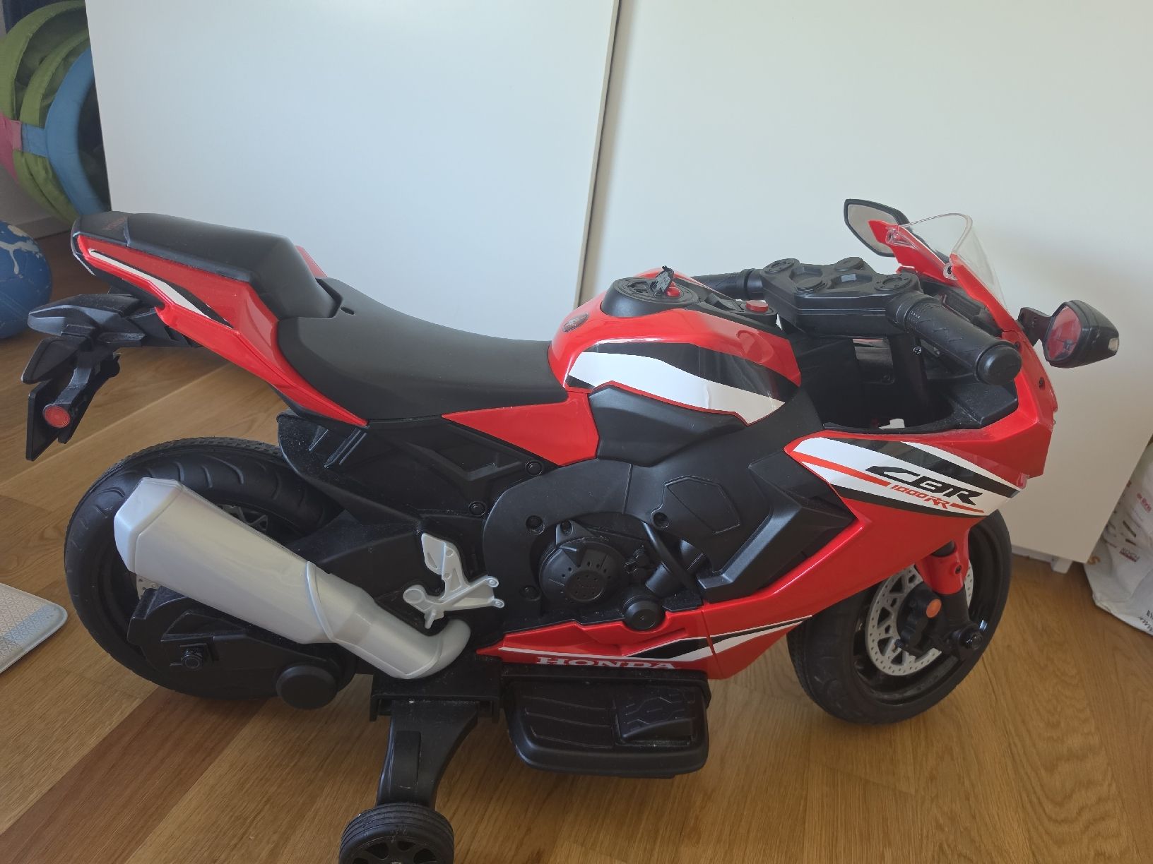 Véhicules pour enfants: Kinder Motorrad elektrisch – D'occasion à Winterthur par Ninceic33 2