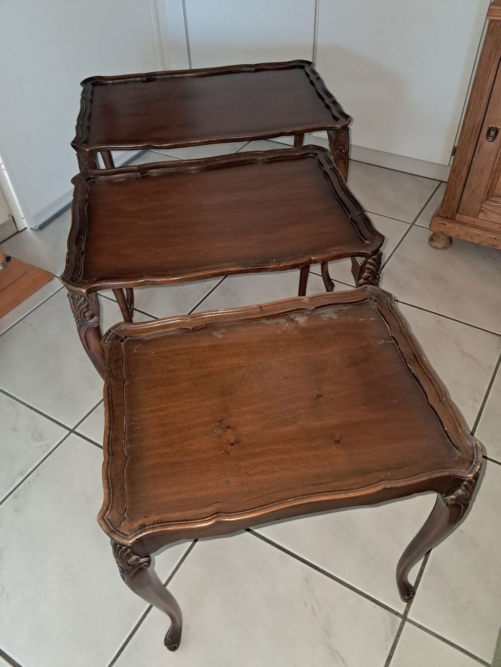 Set di tavolo e panche: Beistelltische 3er-Set – Usato da Aesch BL venduto da Aesch58 1