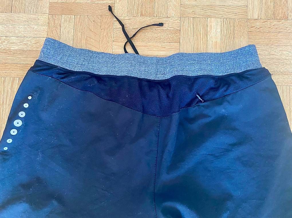 Pantaloni: Short de sport femmes – Usato da Neuchâtel venduto da duprazs 2