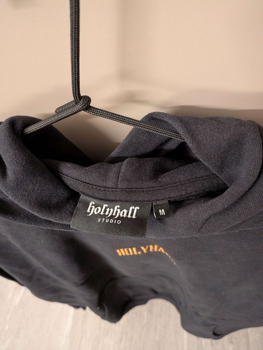 Maglioni & Felpe: Holyhall Studio Kapuzenpullover schwarz Grösse M – Usato da Staffelbach venduto da dh5053 2