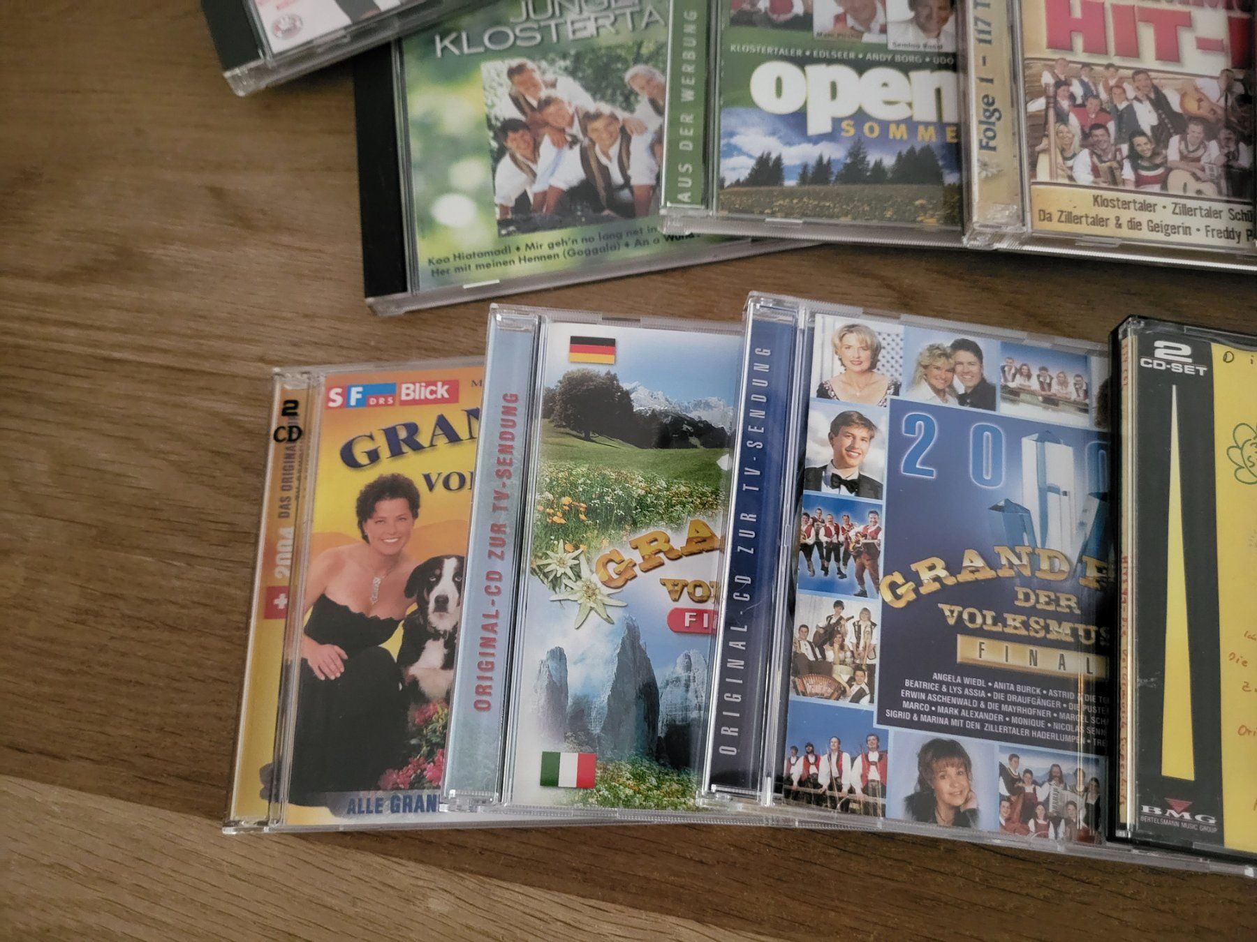 CD: Sammlung: 39 volkstümliche CD's – Usato da Urtenen-Schönbühl venduto da Lari1 1