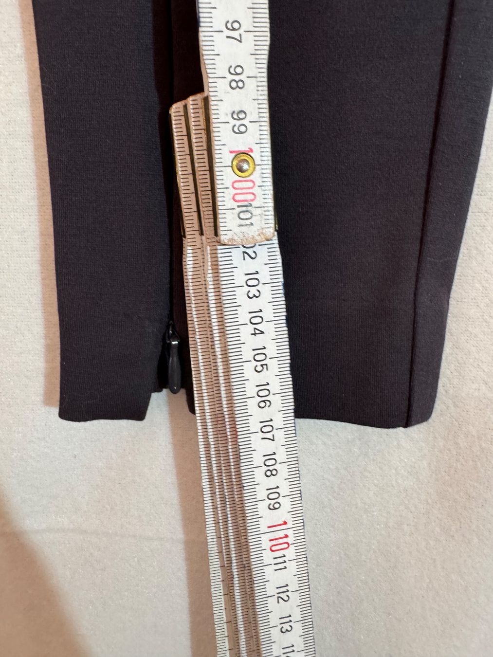H&M Pantaloni: Schwarze Hose von H&M Gr. S – Usato da Grosswangen venduto da second_hand_dress 3