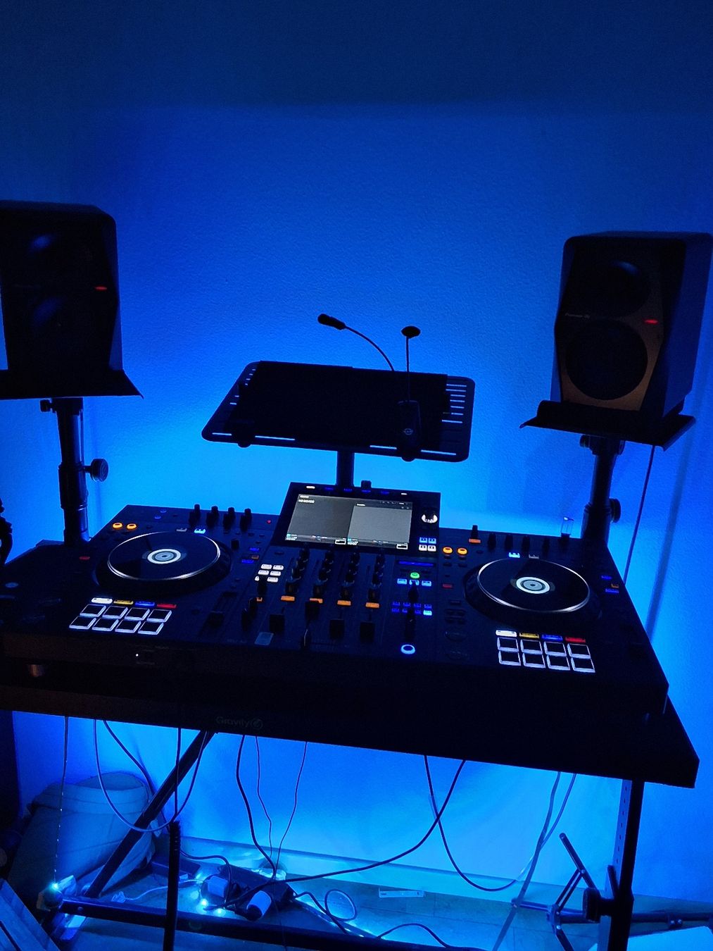 Tavoli: Dj Tisch von Gravity  – Usato da Emmenbrücke venduto da Ahmedsalem 8