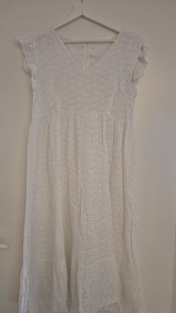 Weisses Sommerkleid mit Lochstickerei, Grösse L