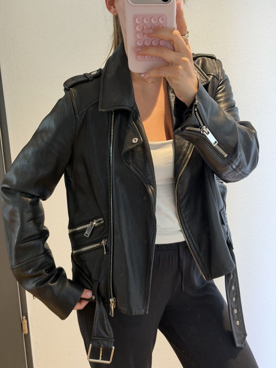 Zara Vestes: Zara real leather jacket with silver details – D'occasion à Au ZH par fra_w87x 1