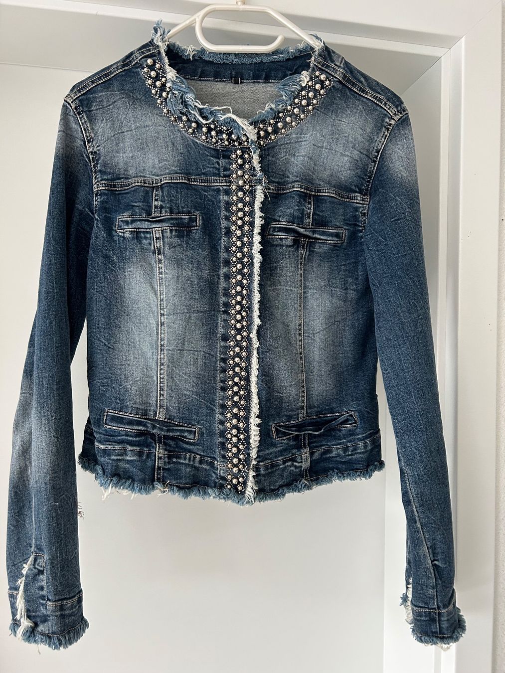 Giacche: Veste en jeans – Usato da Courrendlin venduto da loko2910