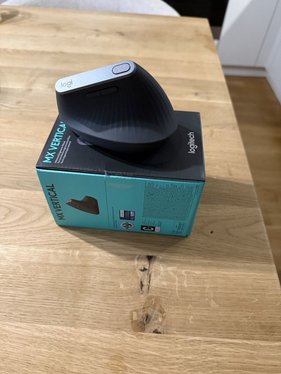 Logitech Mouse: Logitech MX Vertical Ergonomic Mouse - Like New! – Nuovo (secondo la descrizione) da Lenzburg venduto da VukiSee