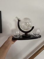 Globusförmiges Dekanter-Set mit Gläsern, ideal fürs Büro; di