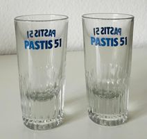 Zwei klassische, französische Vintage-Gläser Pastis 51