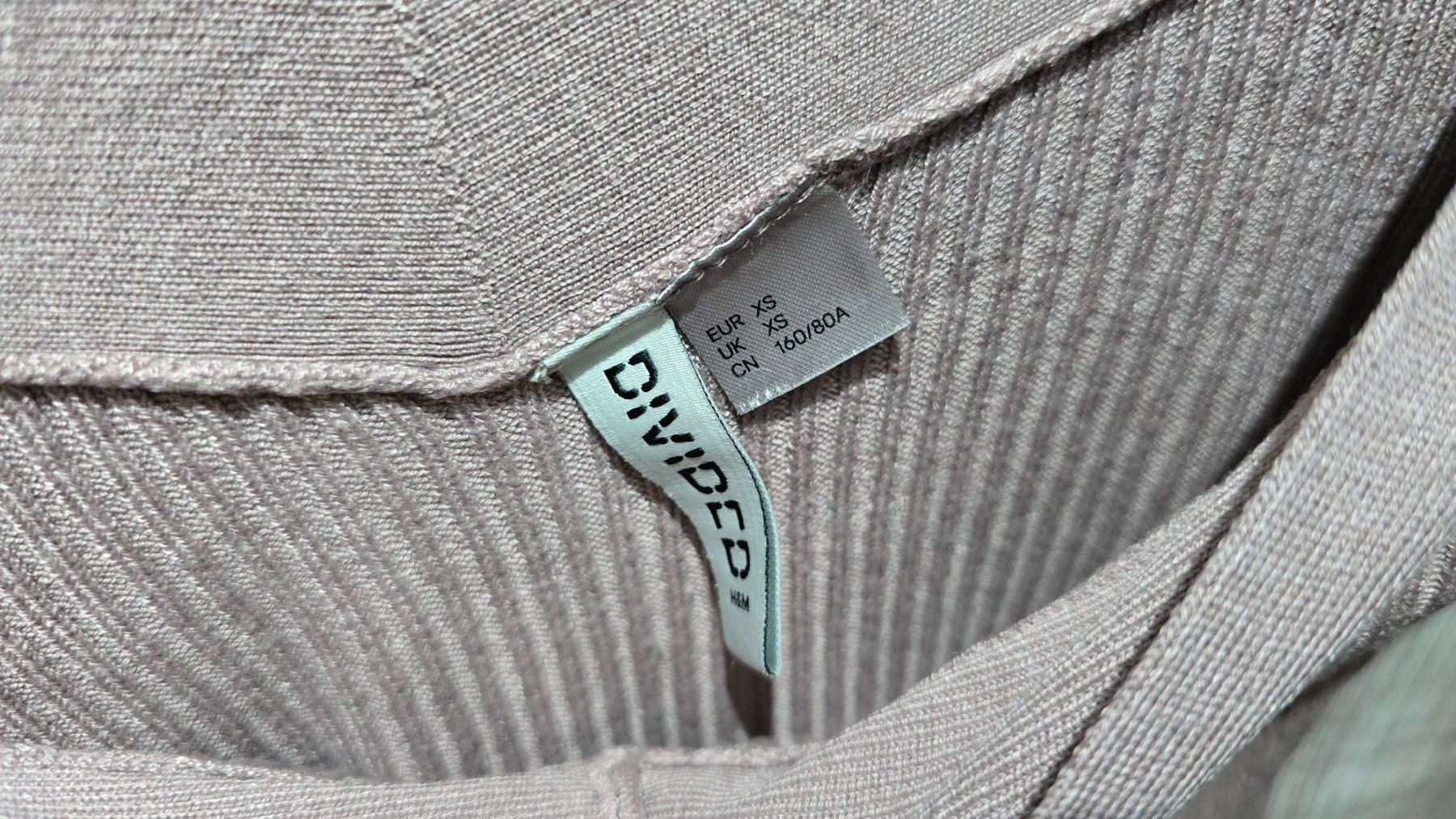 H&M Maglioni & Felpe: 🎉 Off-Shoulder Rippstrick Pullover - XS - Altrosa – Usato da Thalwil venduto da VitaMini 3