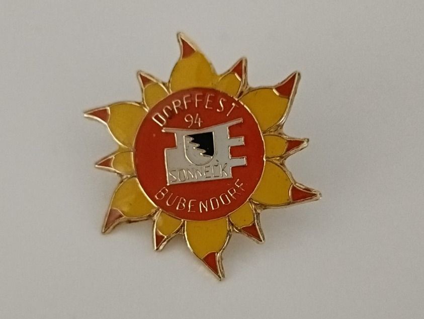 Placchette & Badge: Pin Bubendorf Dorffest 1994 Sonneck - Box 9 – Usato da Köniz venduto da Pinscollect