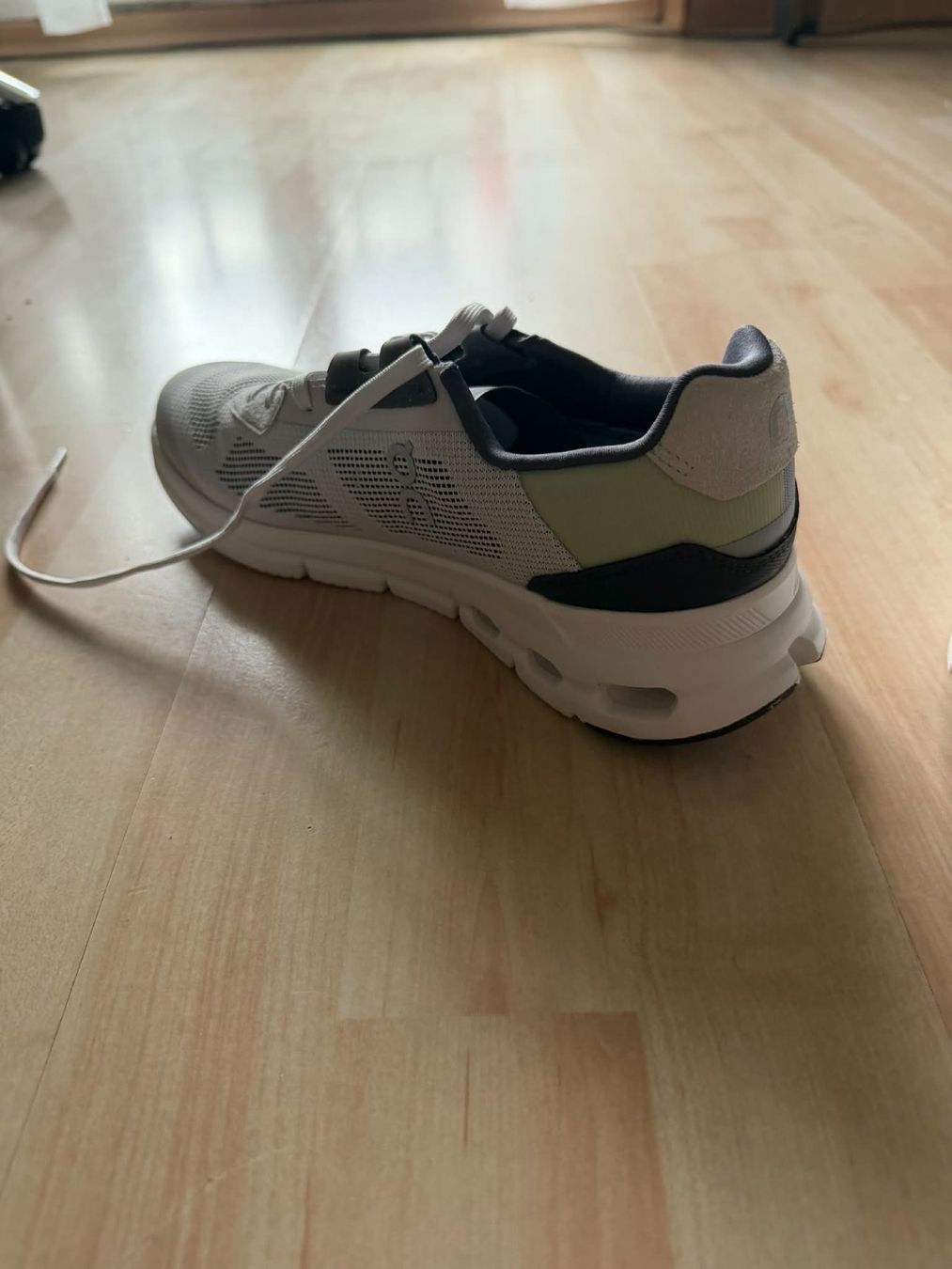 On Scarpe da donna: Schuhe – Nuovo (secondo la descrizione) da Dietikon venduto da myr_ym6j 2