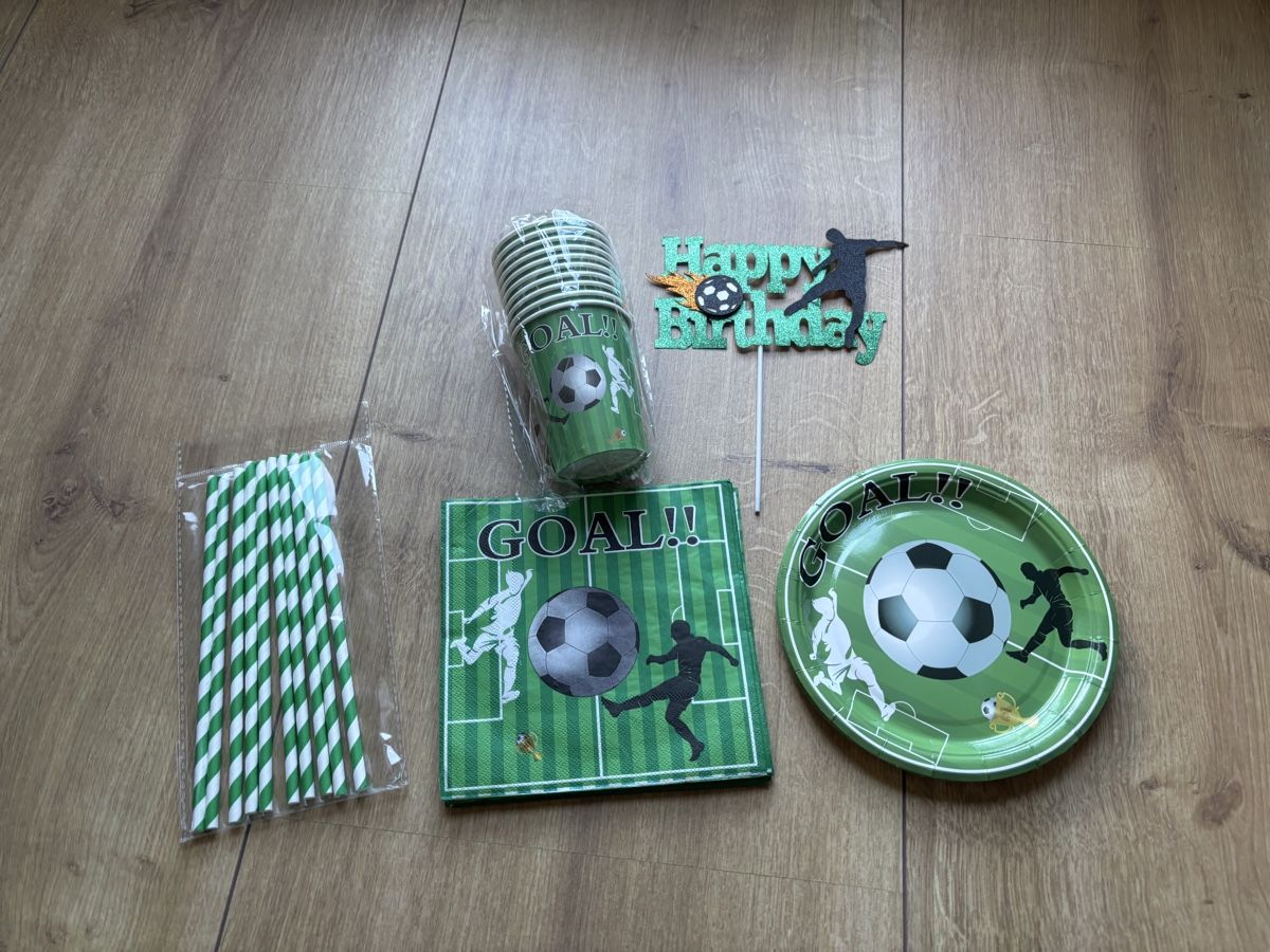 Toutes les décorations: Fussball Geburtstag – D'occasion à Effretikon par fabee