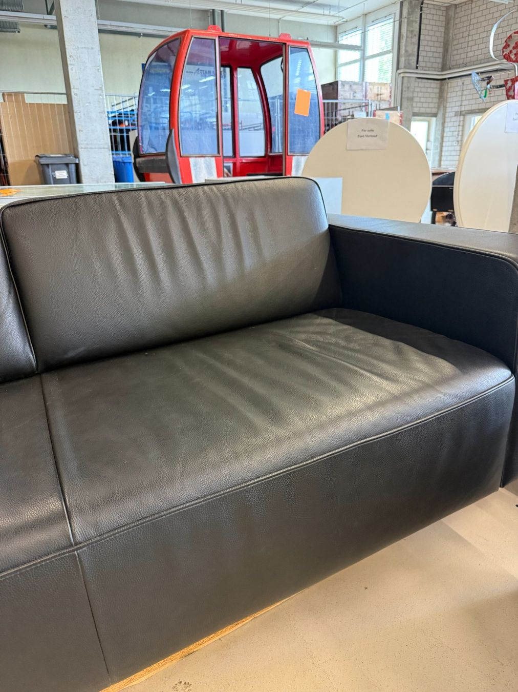 Divani: Schwarzes Sofa in Lederoptik / Kunstleder – Usato da Seon venduto da natalia_mammut 2
