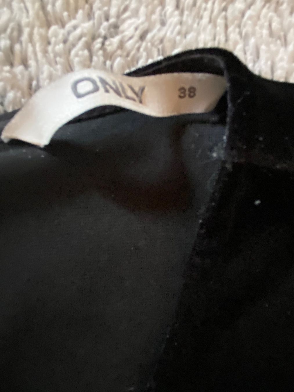 Only Top: Top ONLY 38 black velvet – Usato da Epalinges venduto da madeleine05 3