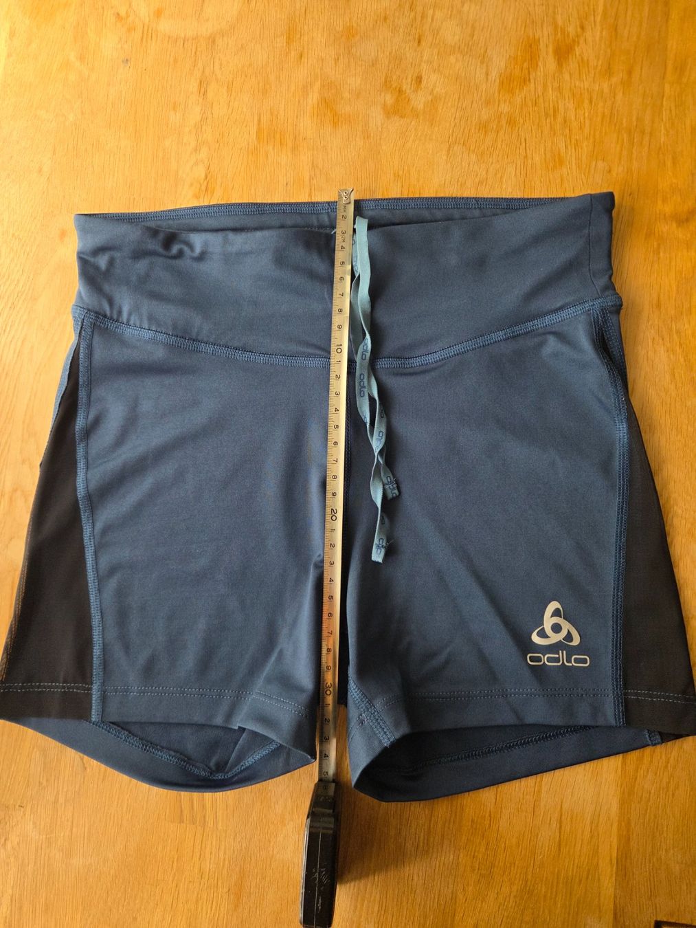 Odlo Pantaloni: Odlo Damen Essentials Mesh Shorts Grösse S – Usato da Luzern venduto da lso_ht7n 1