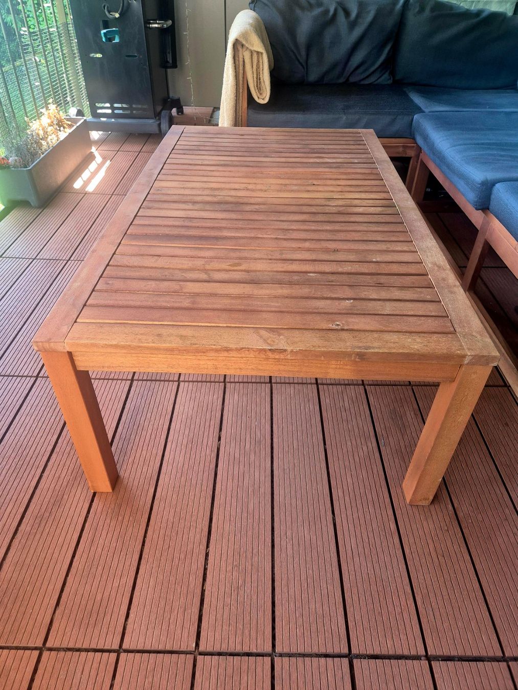 Tavoli: Couchtisch / Gartentisch / Balkontisch aus Holz – Usato da Luzern venduto da kat_6kt5