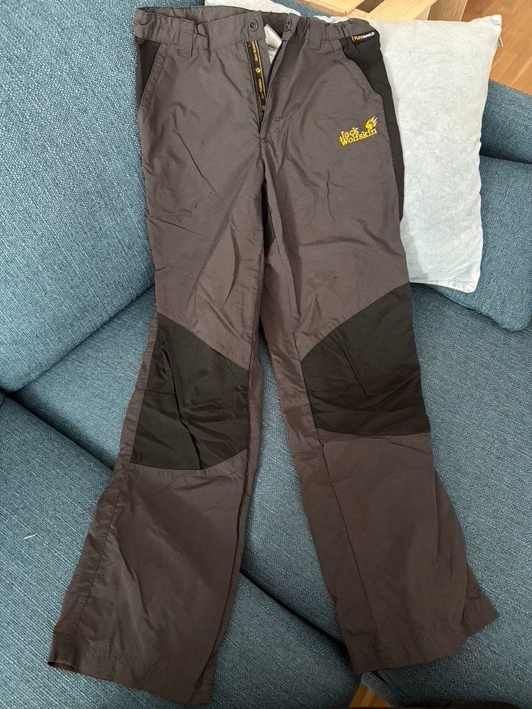 Jack Wolfskin Pantalons: JACK WOLFSKIN Wanderhose Grösse 152 – D'occasion à Uzwil par justitia8