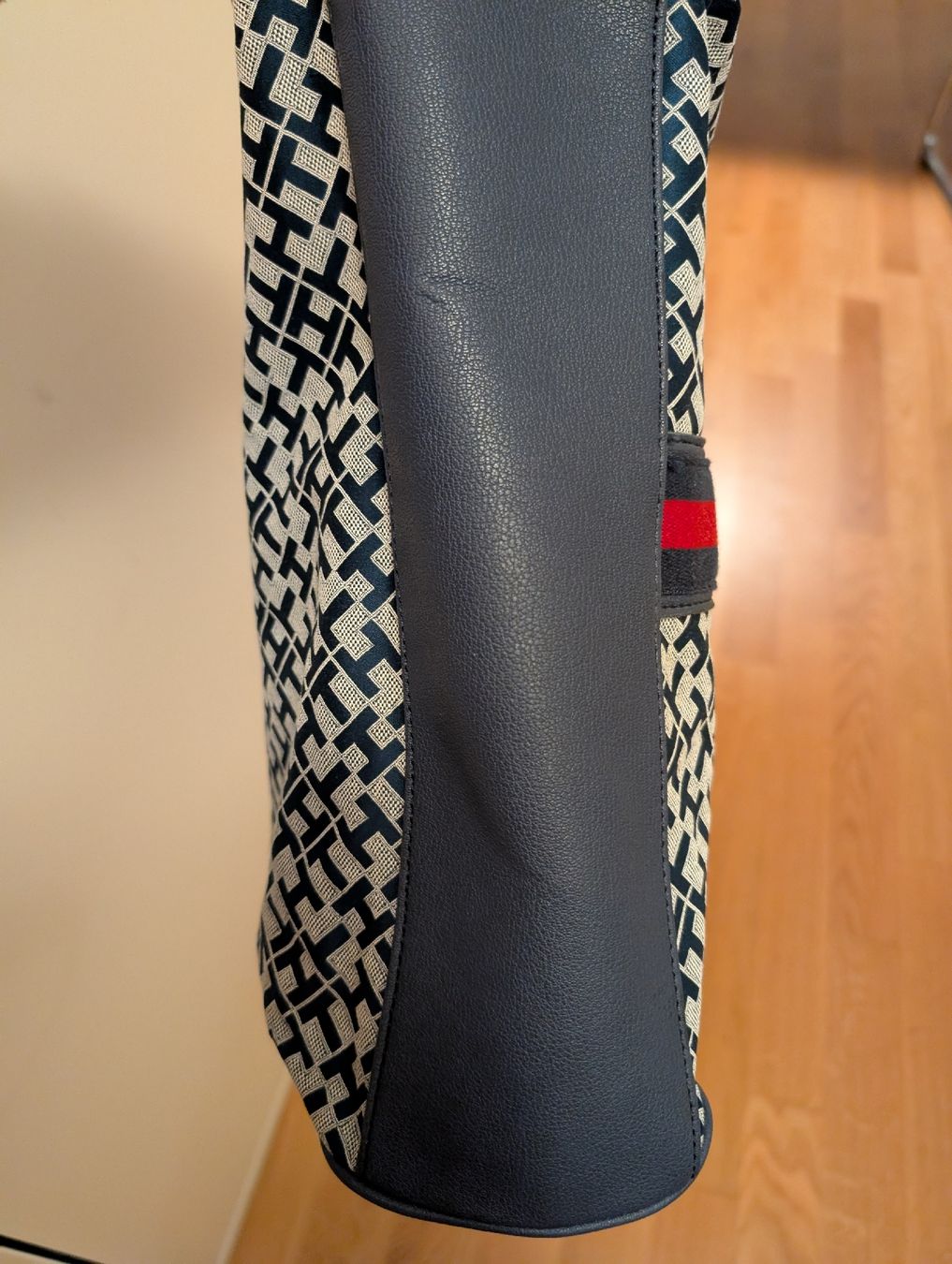 Tommy Hilfiger Borse da donna: Tommy Hilfiger large new bag, demin pattern – Nuovo (secondo la descrizione) da Schwerzenbach venduto da may_5qnm 3