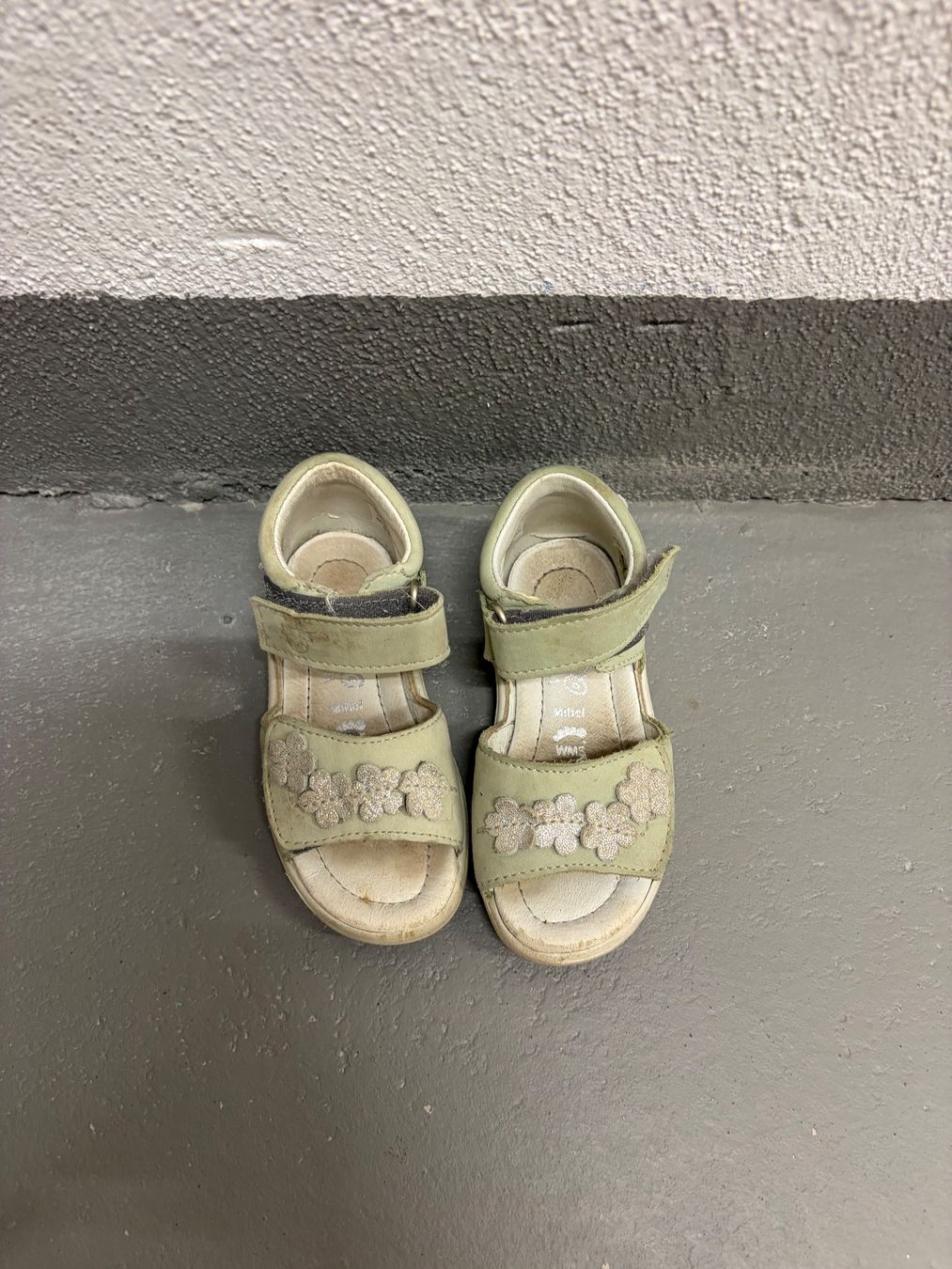 Scarpe per ragazze: Sandale – Usato da Bad Zurzach venduto da simba1995