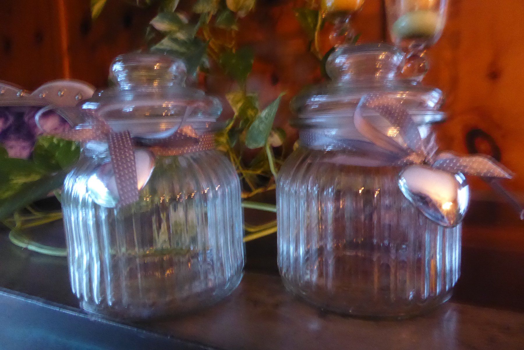Tutte le decorazioni: 2 Vintage Gläser mit Deckel Glas – Usato da Sargans venduto da Benziner 1