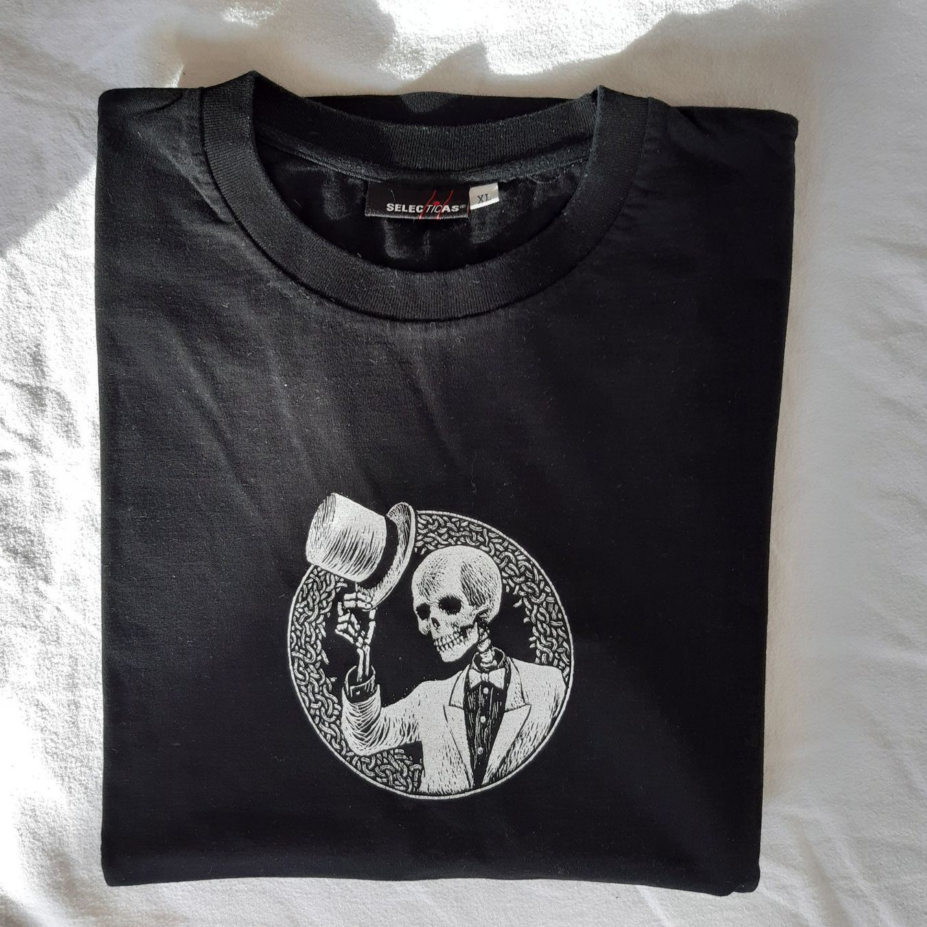 T-shirt: NEU! "Tot" T-Shirt von Thomas Ott – Nuovo e nell'imballaggio originale da Basel venduto da odradek 1