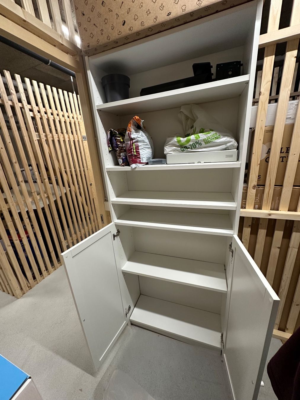 Ikea Schränke: BILLY / OXBERG Bookcase with doors, white, 80x30x202 cm – Defekt aus Zürich von edn_y5s7 2